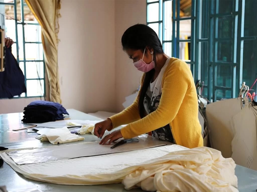 The Psychology of ‘Bleu’: Grounding the Disruption of the Desordre Design Philosophy